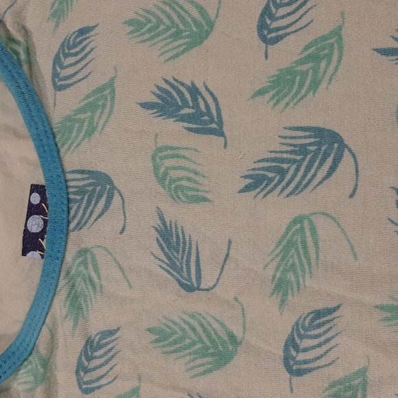 Kickee pants two- piece pajamas with leaf design 🍃 🍂 🍃 - Picture 4 of 4